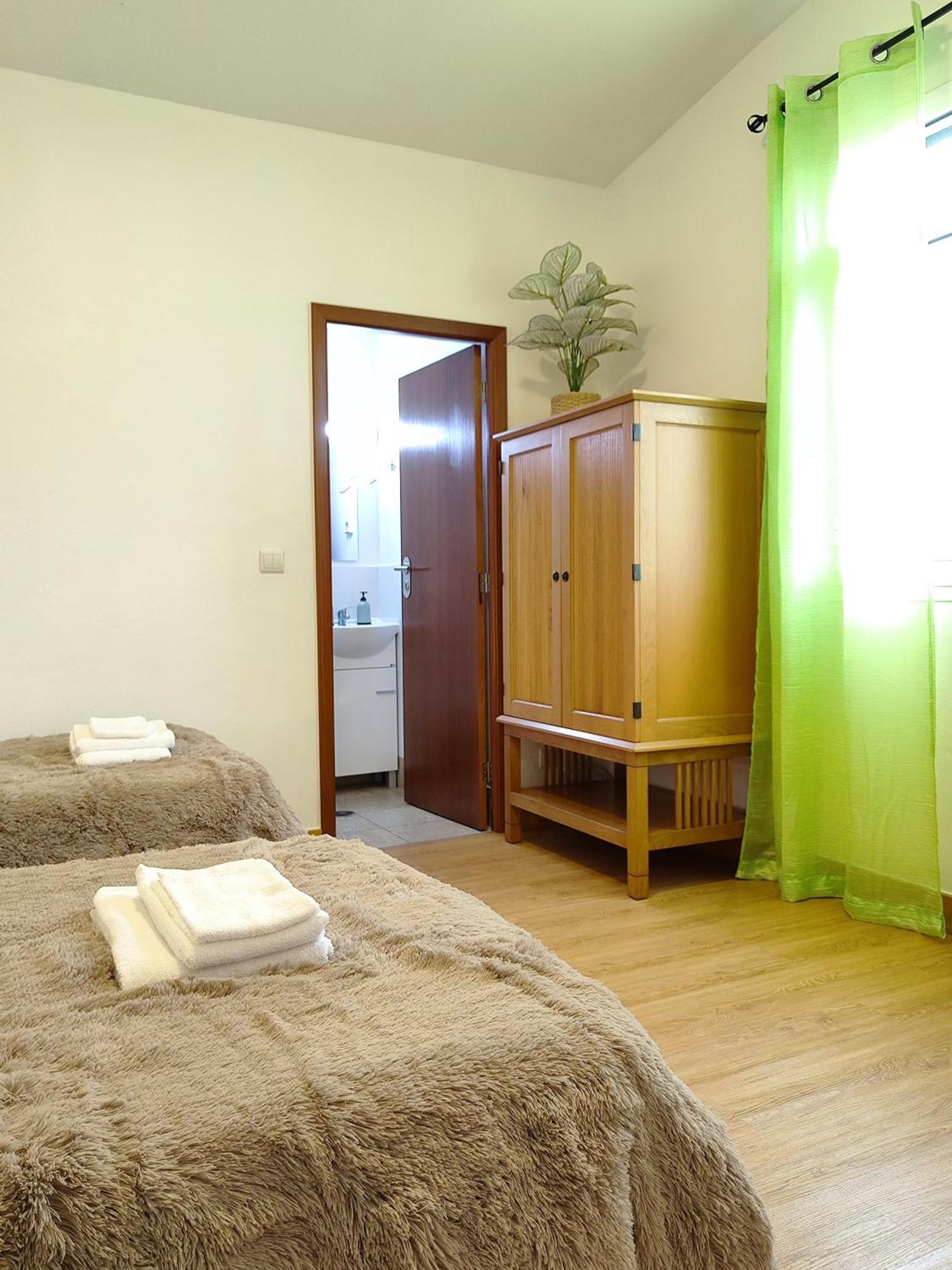 Gateone Al Airport View House Villa Machico  Buitenkant foto