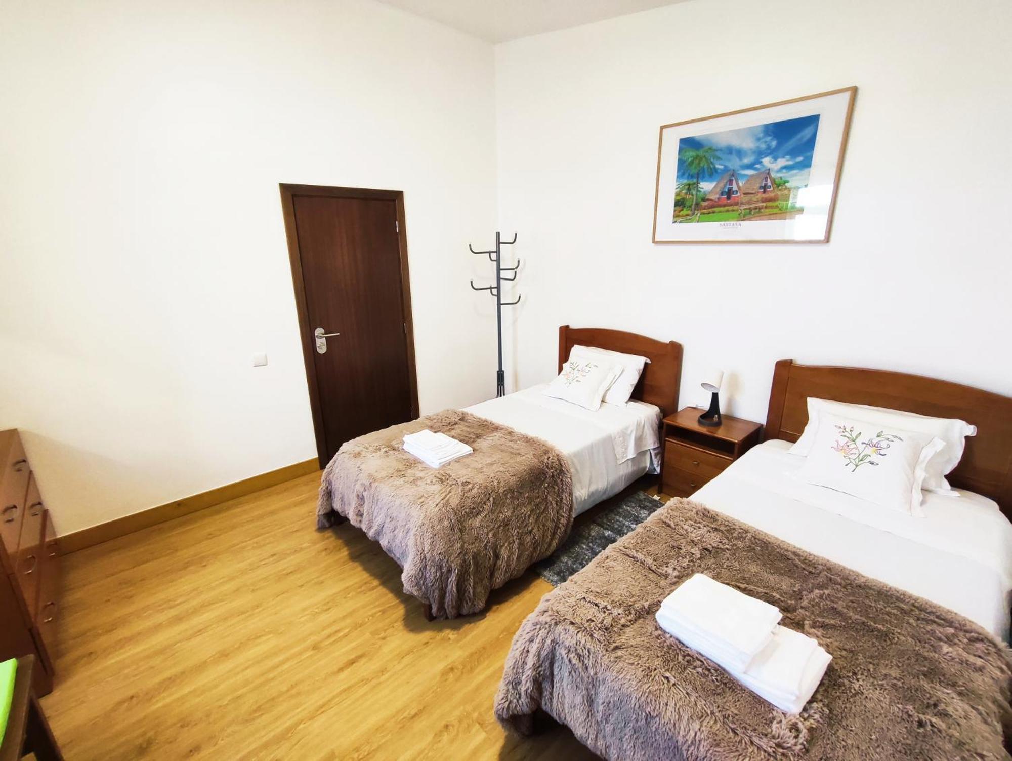 Gateone Al Airport View House Villa Machico  Buitenkant foto