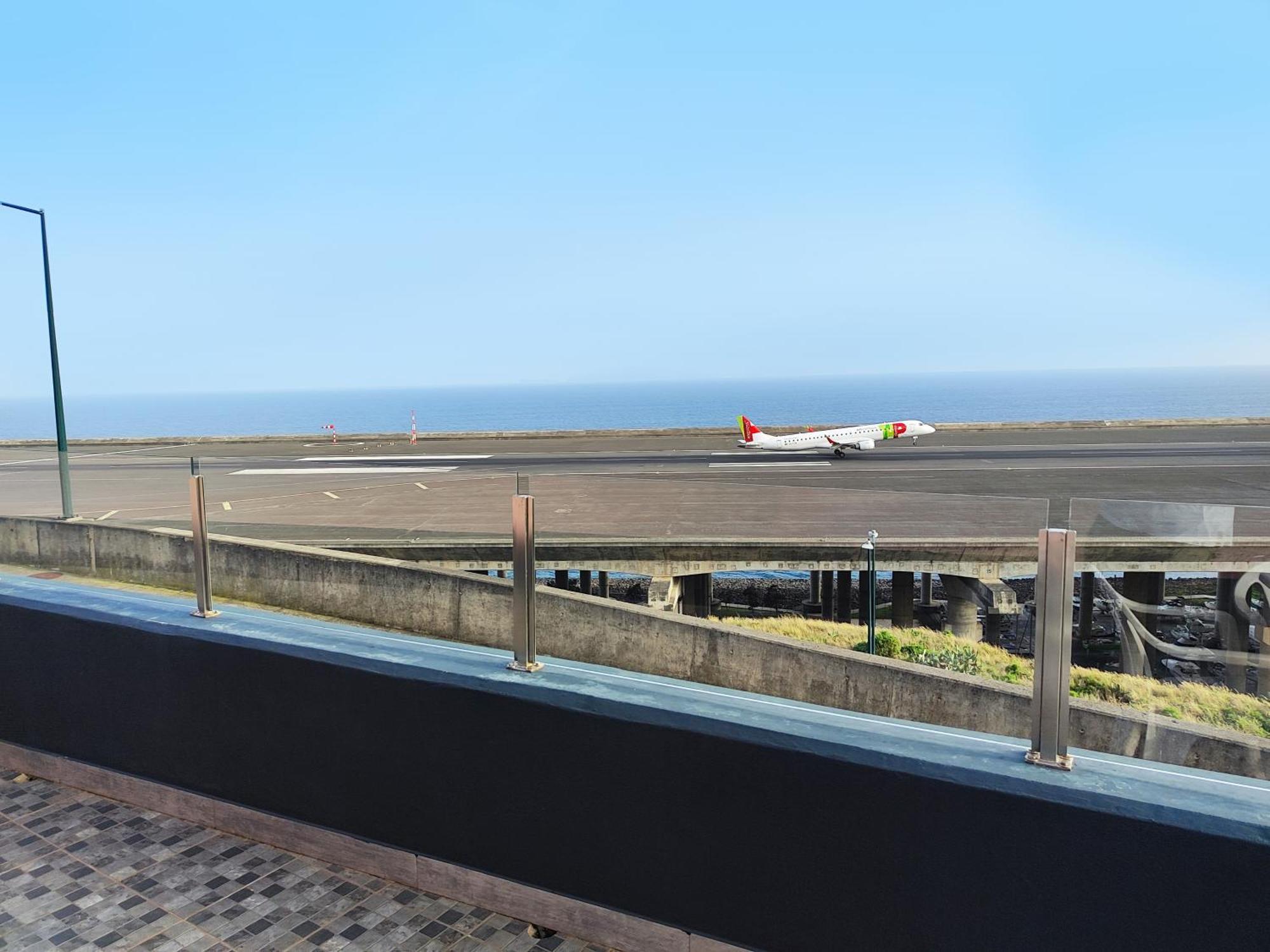 Gateone Al Airport View House Villa Machico  Buitenkant foto