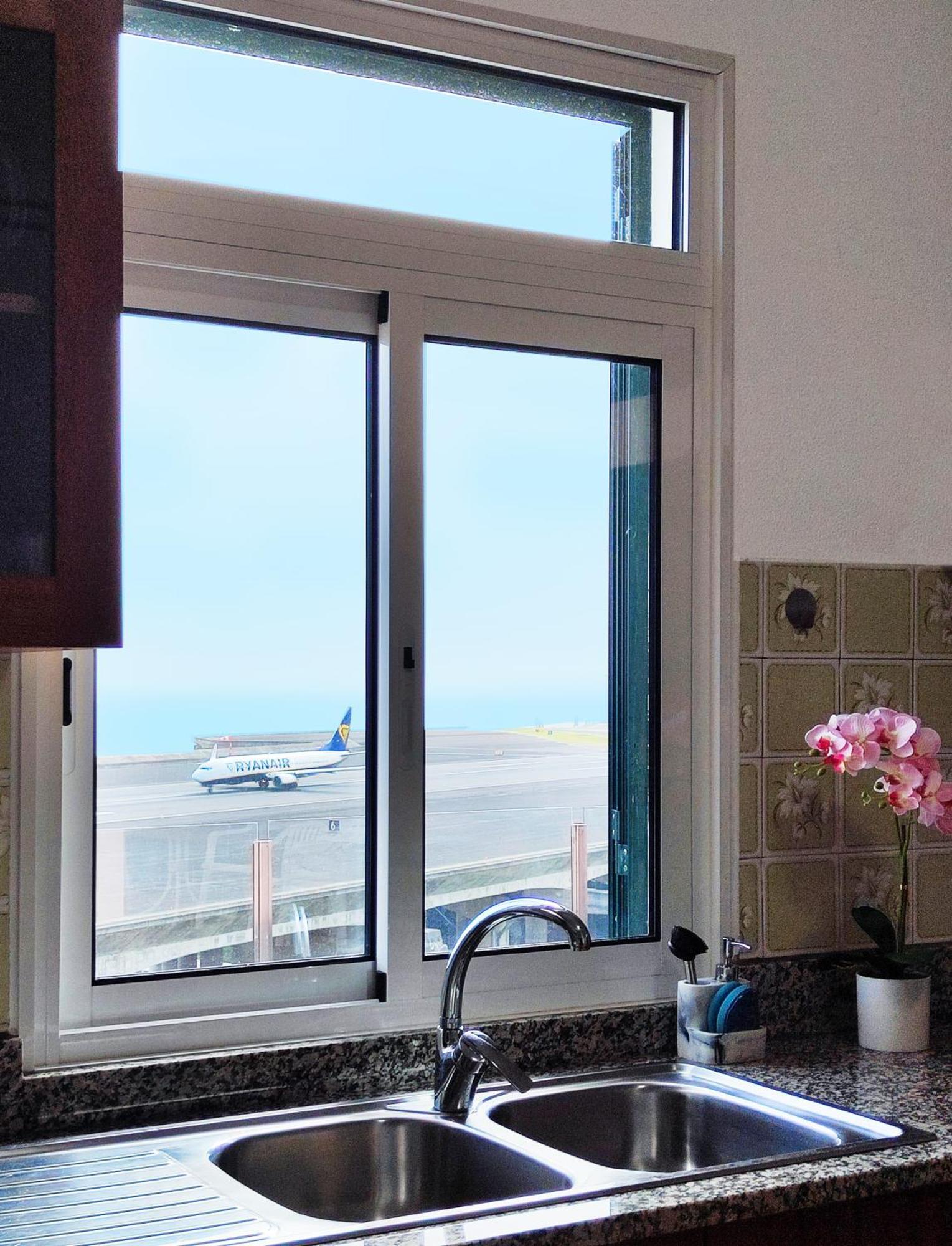 Gateone Al Airport View House Villa Machico  Buitenkant foto